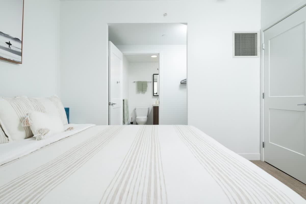 Apartment Serene Penthouse W King Bed Gym Parking