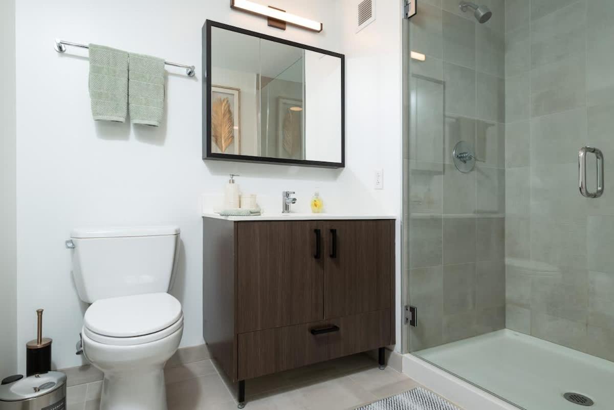 Serene Penthouse W King Bed Gym Parking Cambridge
