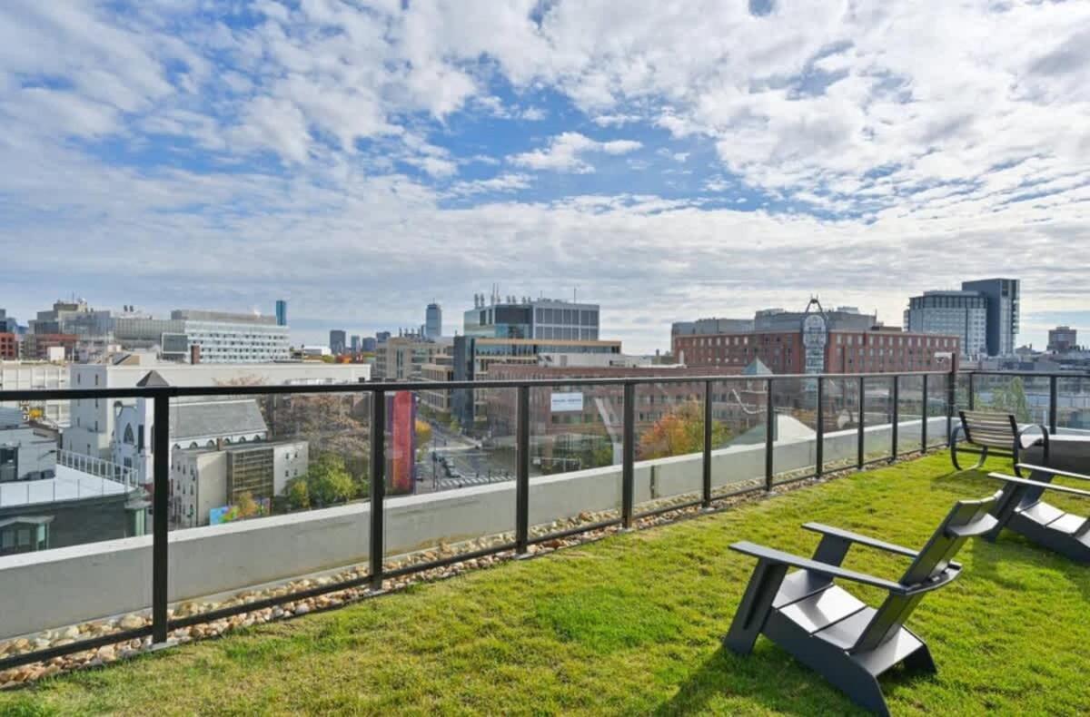 Serene Penthouse W King Bed Gym Parking * Cambridge