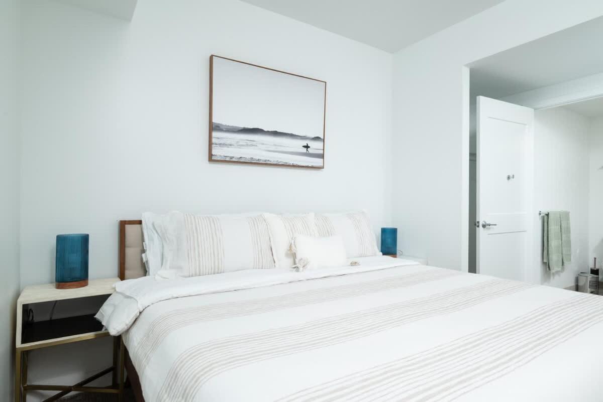 Serene Penthouse W King Bed Gym Parking Apartment Cambridge