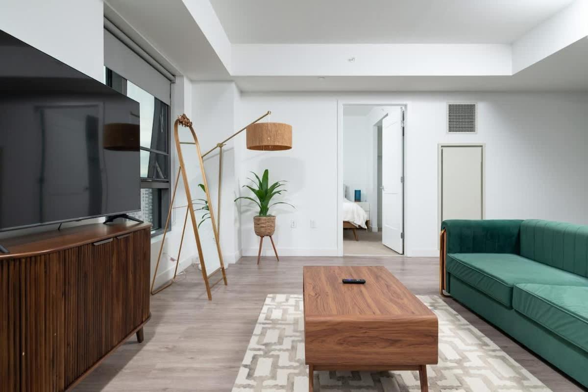 Apartment Serene Penthouse W King Bed Gym Parking