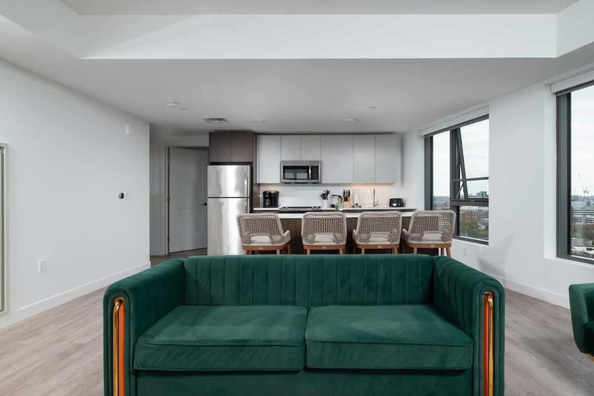 Apartment Serene Penthouse W King Bed Gym Parking *