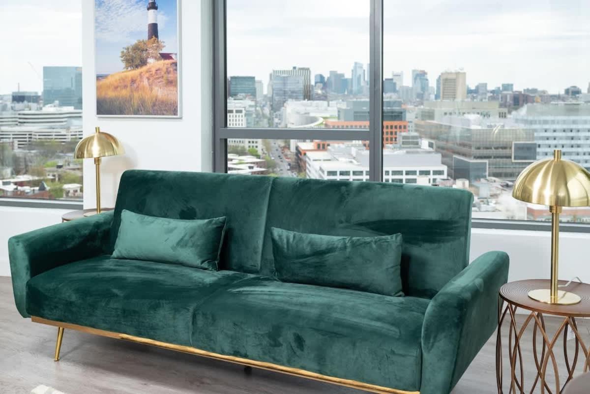 Serene Penthouse W King Bed Gym Parking *