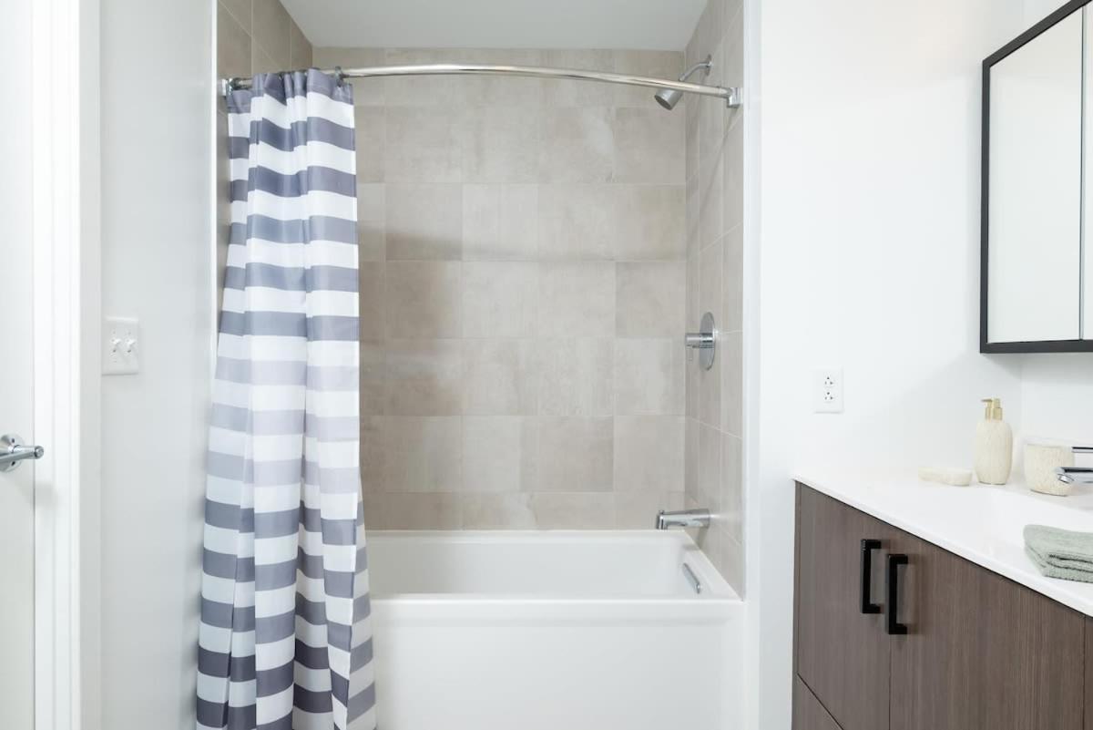 Serene Penthouse W King Bed Gym Parking * Cambridge