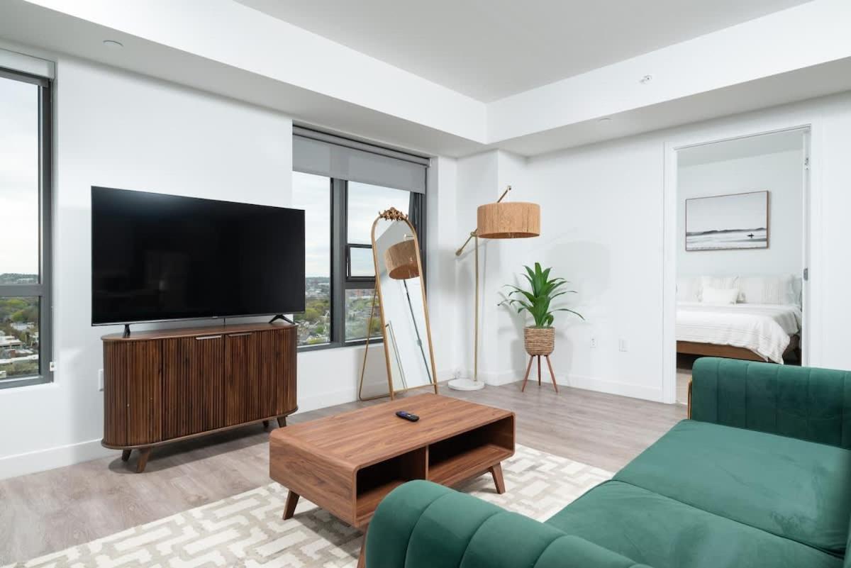 Serene Penthouse W King Bed Gym Parking Cambridge